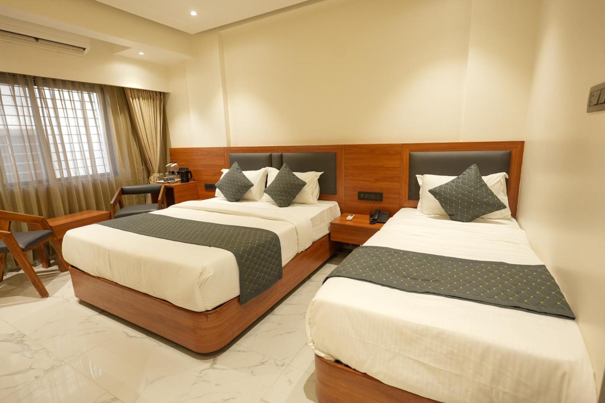 Hotel Sai Kamal Ширді Екстер'єр фото